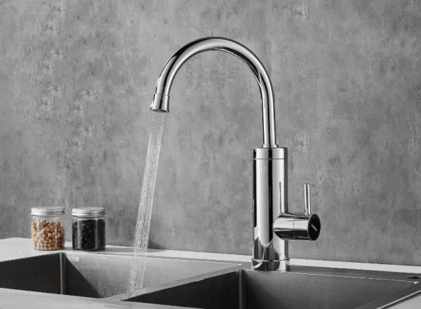 Digitaal bedienbare elektrische warmwater kraan, model 17D-51 / DEMO-model - Afbeelding 2