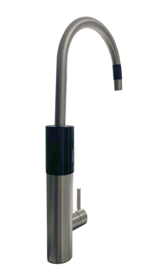 Digitaal bedienbare elektrische warmwater kraan, model XH-707 / DEMO-model - Afbeelding 4